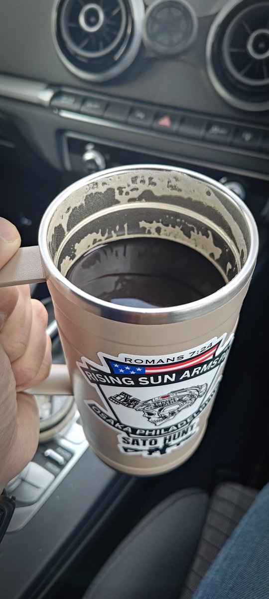 スタバに #PELICAN タンブラー
持込みしてみました☕
シンプルなコーヒーならVentiが丁度いいっぽい☺️
クリームとか乗るやつはTollが無難かな

店員のお兄さん、タンブラーに食いついてくれた😄