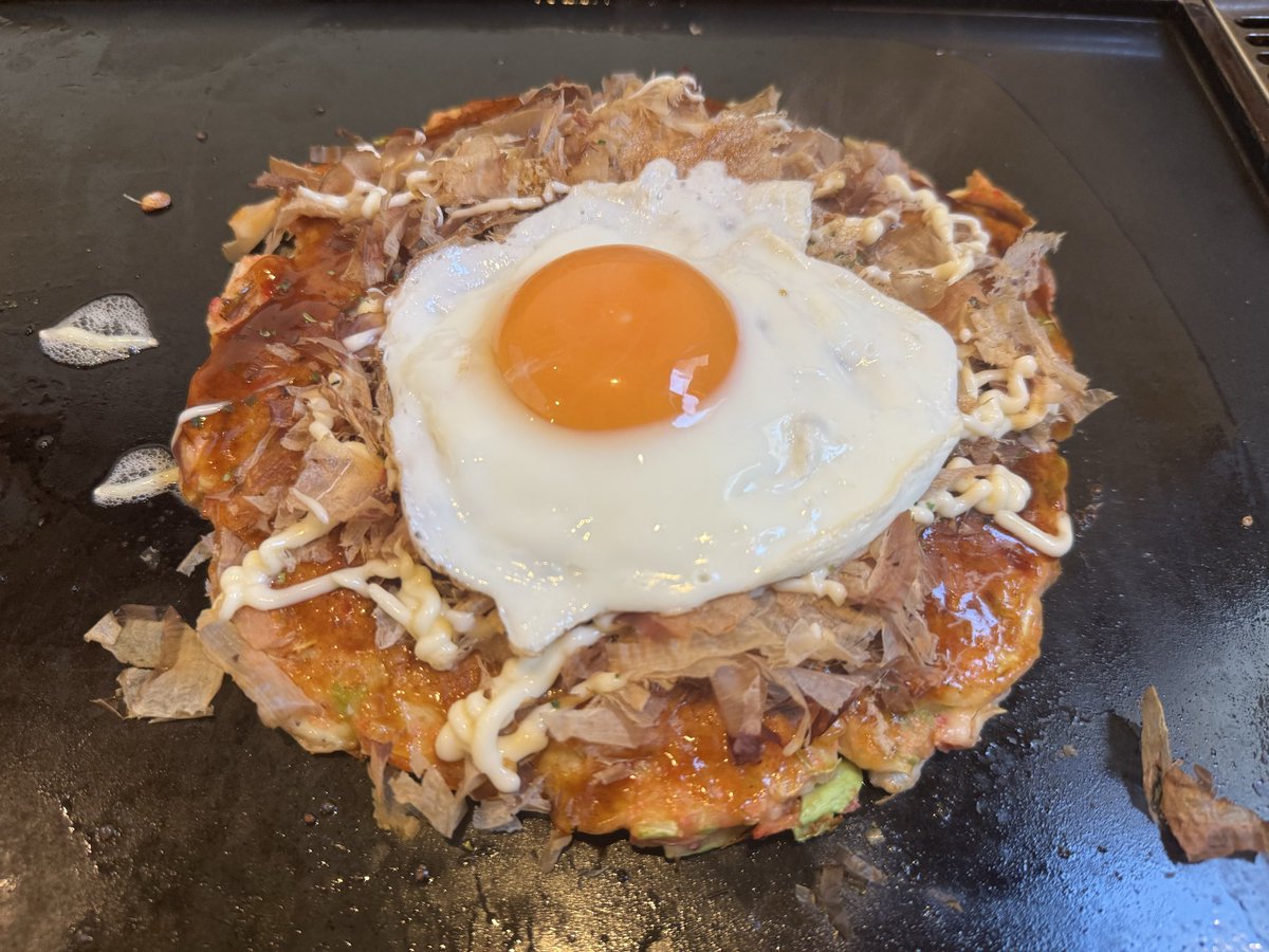 yu03_mnst's tweet photo. 目玉焼きなんて初めてのせたが流行ってんの？ https://t.co/KOoa9ElWhy