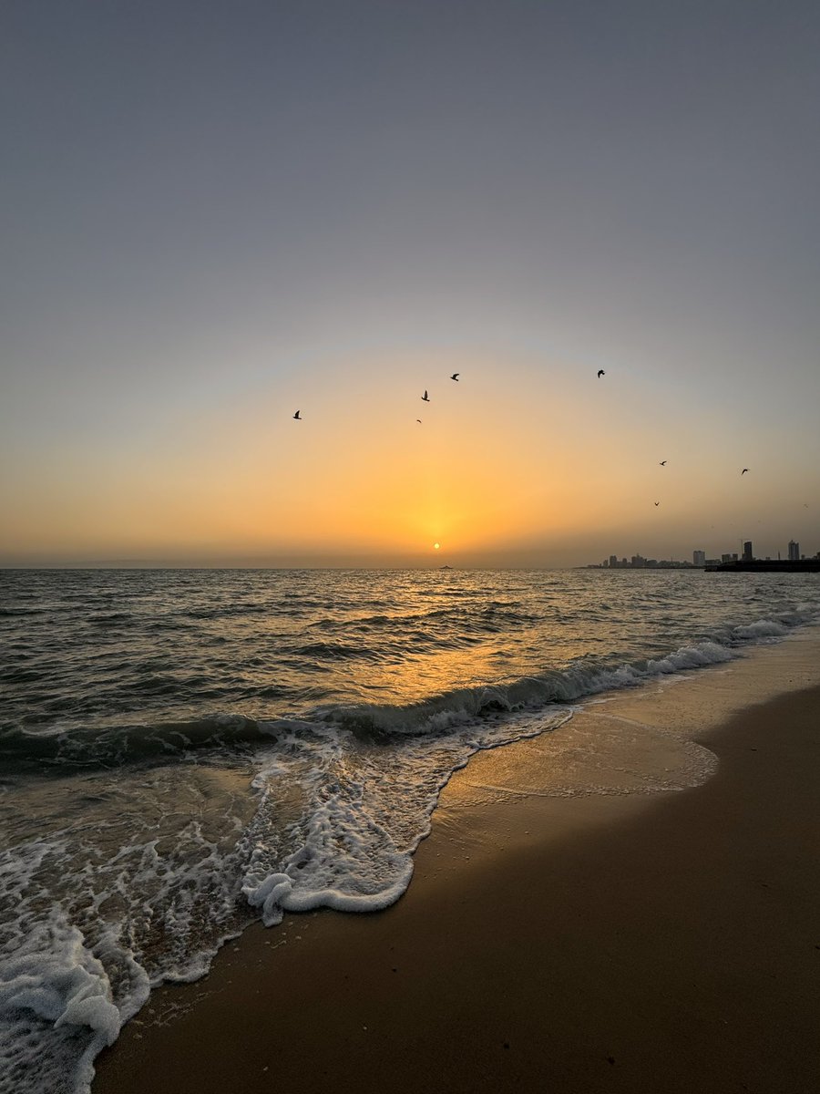 Manalafanehh's tweet photo. “We exist in moments, nothing more.” https://t.co/1C9FMNqcp8