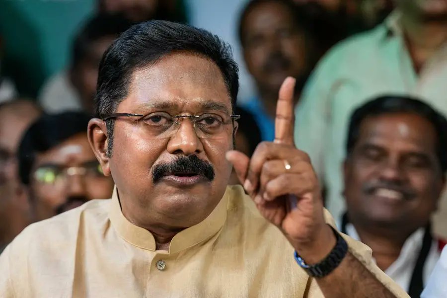 aaraamviral's tweet photo. எடப்பாடிக்கு பதில் இவர் அதிமுகவின் பொதுச் செயலாளரா ஆகியிருந்தா இன்னக்கி அதிமுகவும் கரையேறி இருக்கும். பாஜகவும் கரையேறி இருக்கும். நீங்க என்ன நினைக்கிறீங்க…? https://t.co/HKrdxU1AHt