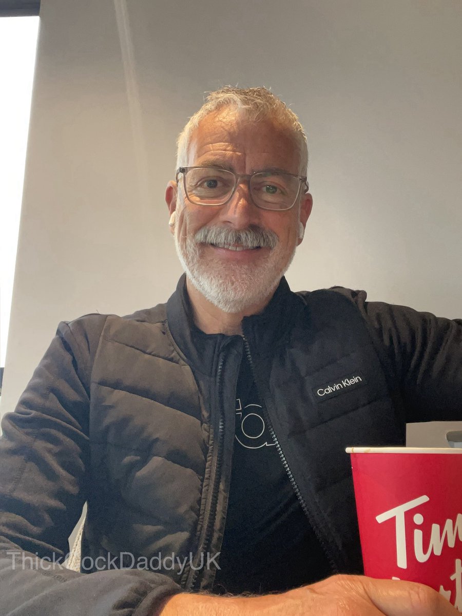 ThickCockDaddy2's tweet photo. G👀d morning guys. Having a quick coffee at my favourite place before I head into the gym 💪🏼 https://t.co/s5iXqJKXl0
