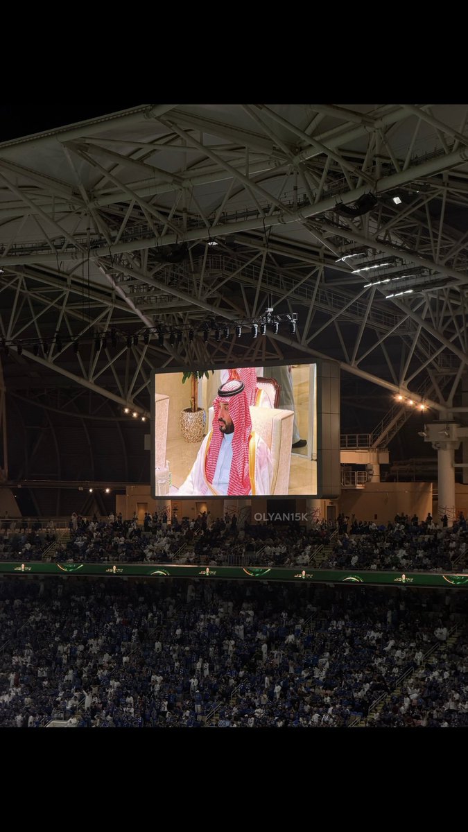 maha_7amdan1's tweet photo. #ولي_العهد_يشرف_نهايي_كاس_الملك

حي هـالشــوف 🥺🫶🤍🇸🇦 https://t.co/GigK7OZMwF