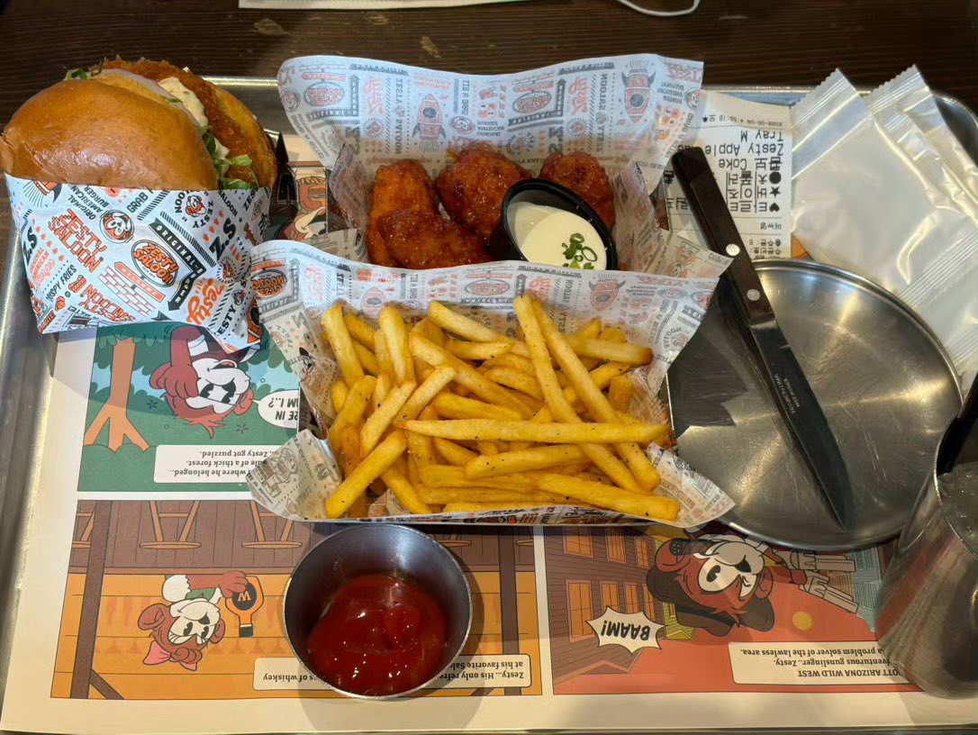 260509 renjun sns post (instagram, weibo, xhs)

“🍔