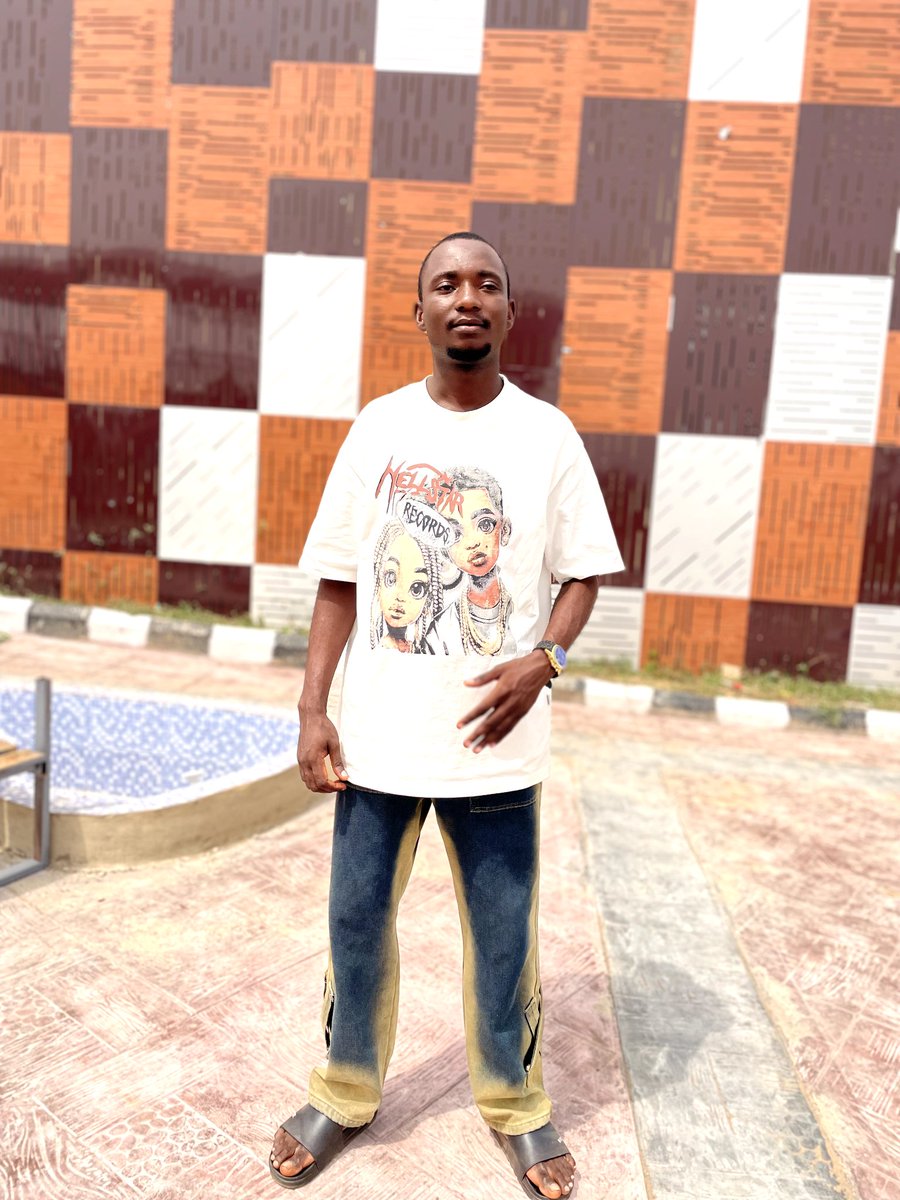 ElijahHaircut's tweet photo. Happy birthday to me.  This is my new beginnings and the new beginnings have begun.
@davido @plutomaniapopi @Zlatan_Ibile  you can make this birthday celebration sweet. 
Account number.  7085663499
Bank .  Opay 
Name.  Adeleke Elijah.

You can bless this osun state boy 😊😊 https://t.co/Zm5Al3pay4