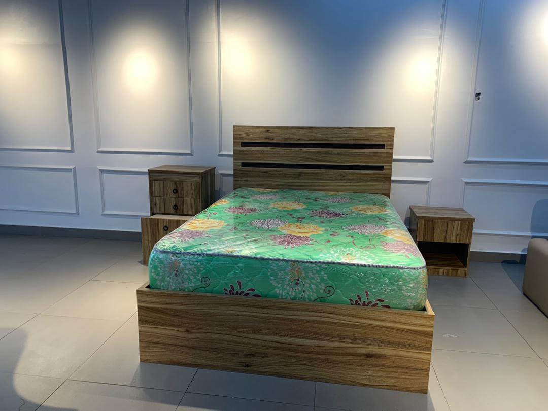 FunsoAkinsanya's tweet photo. Fresh from factory
#MadeinLagos
4.5ft x 6ft bed with bedside cabinet and one dresser unit
Great for guesthouses, campus accommodation and others.
To get yours 👉🏿 https://t.co/8XkichvYzF https://t.co/kZEjKlBGDt