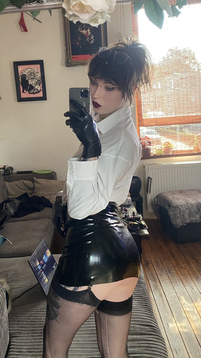 Triss🖤 tweet media