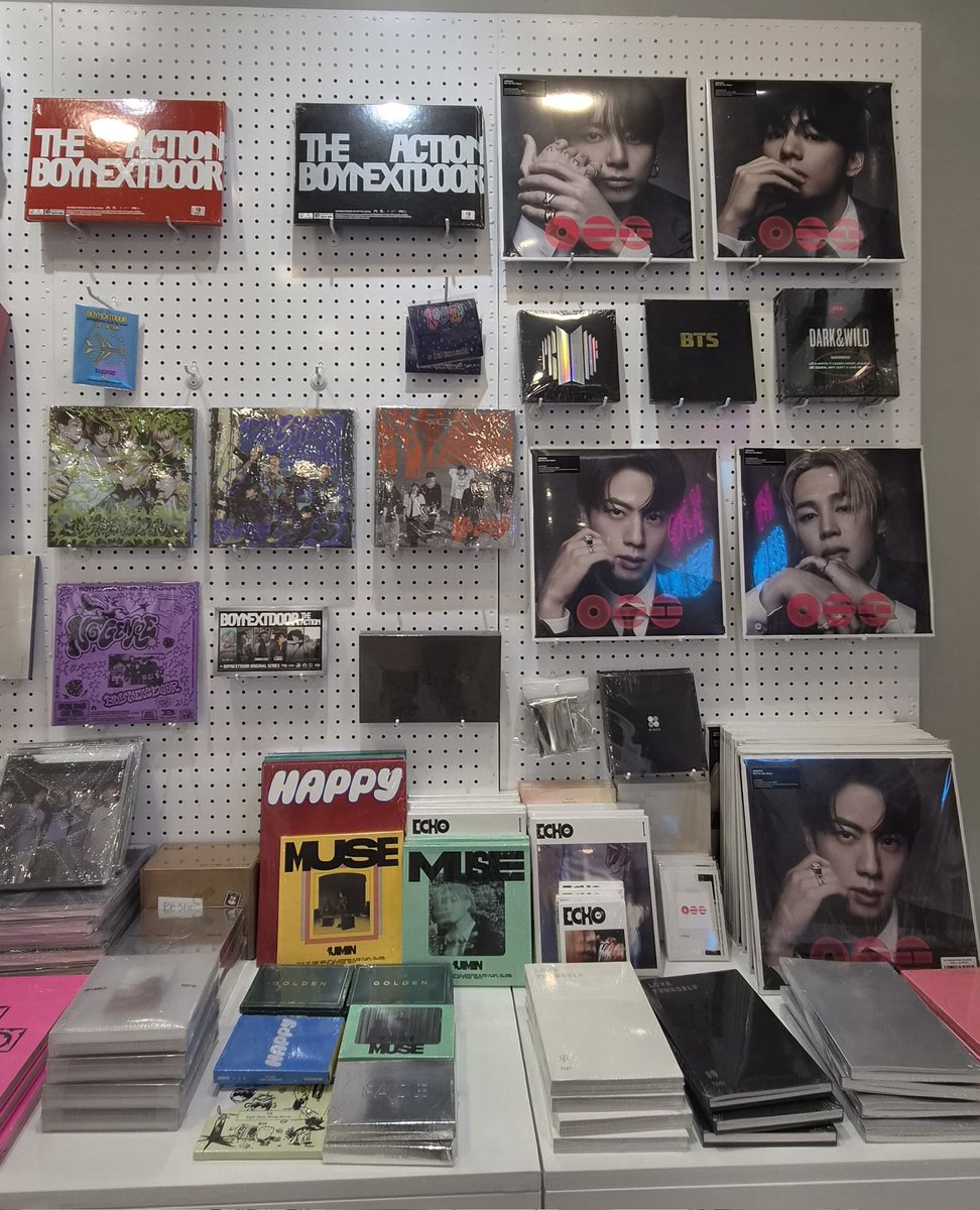 My boys, BTS and BoyNextDoor at <a href="/Recordplanet_ph/">RecordPlanet_PH</a> 💜💙