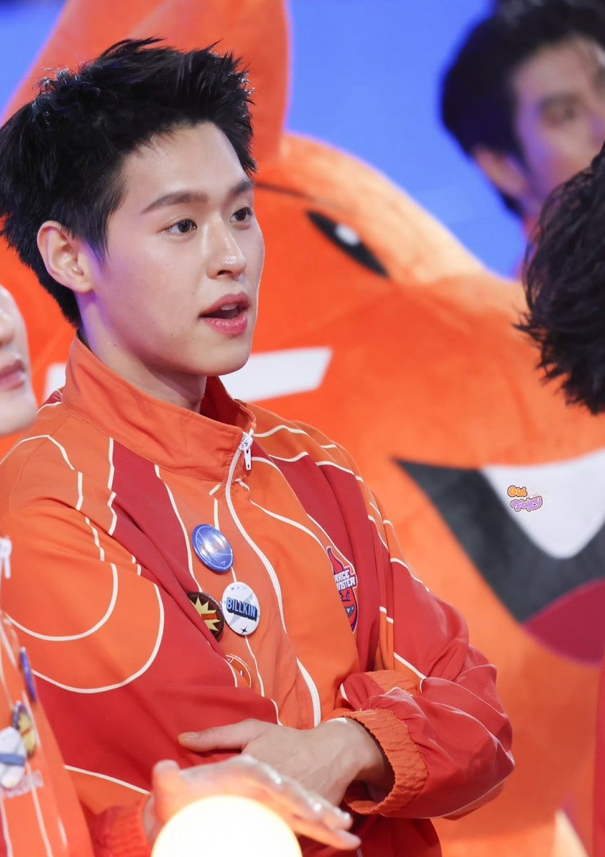 kimchalyn's tweet photo. บิวกิ้นผมสั้นเล่นอะไรกับใจเรา มากกกก มุมไหนก็หล่อ จะตรายยย https://t.co/HUyQsIje1E