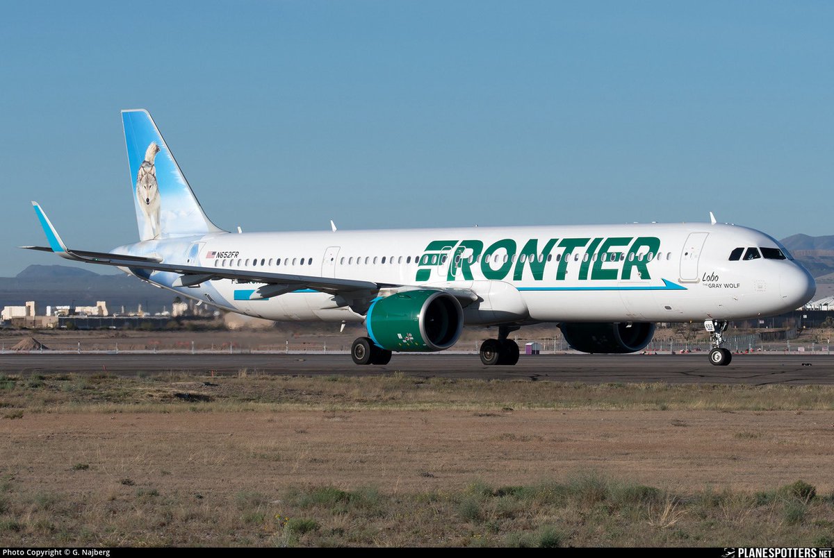 Como é possível? Airbus A321 da Frontier ia a descolar da pista 17L de Denver, Colorado, quando atingiu uma pessoa que por ali se encontrava. Pilotos abortaram a descolagem e um dos motores começou a arder o que sugere que a pessoa em causa terá sido total ou parcialmente