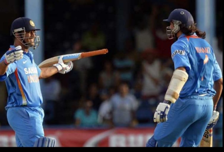 innocent2904's tweet photo. This reelchod lodu saw 2014 ind vs eng or 2012 ind vs nz on reels and made an assumption that MS was bad during 2011-2015 😭🙏

MS was part of every icc team from 2011-2014 and literally chased down totals like 12/4 ,15/5 during that phase https://t.co/YUldgpKEEb