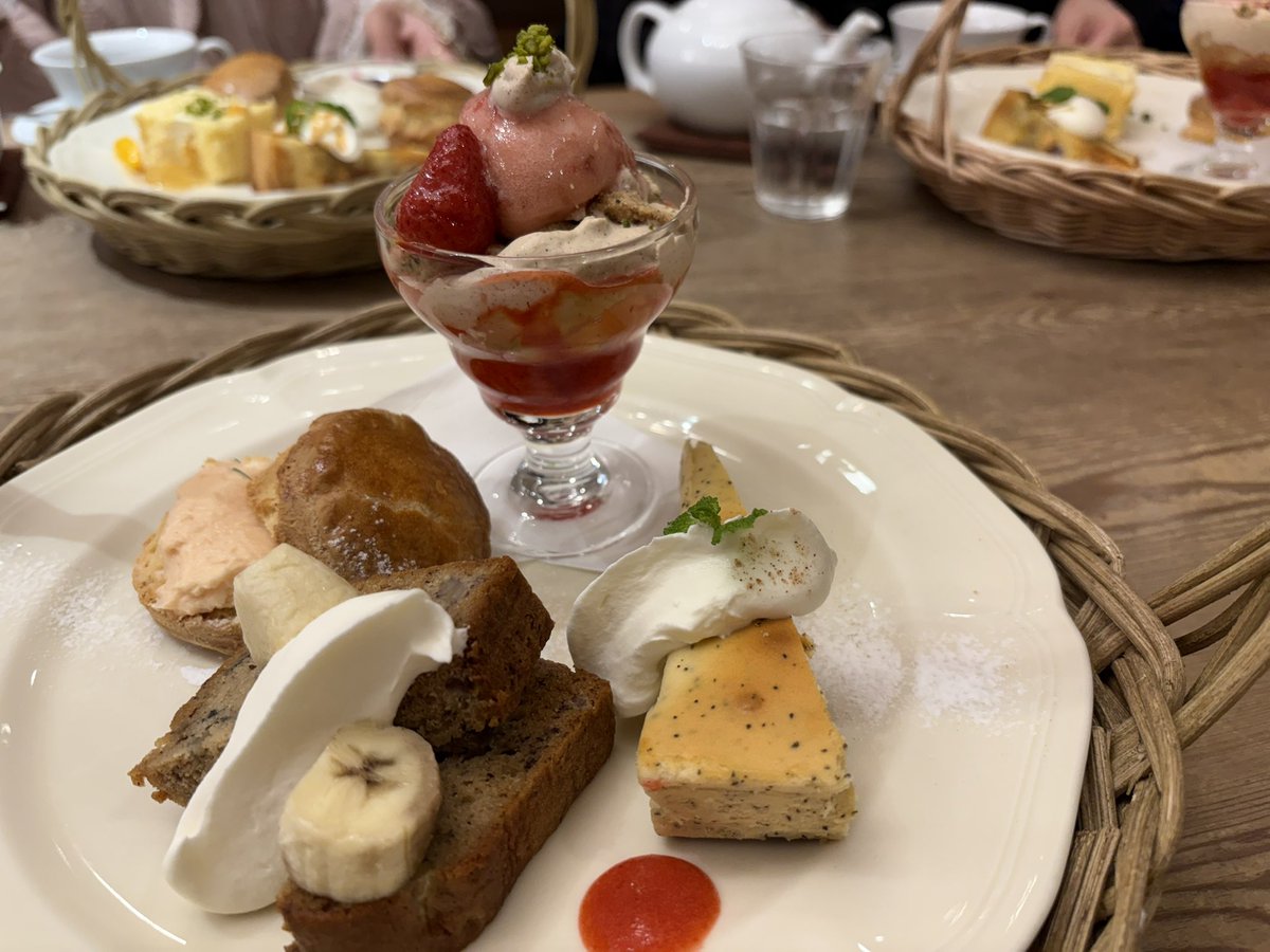 nacoplus3's tweet photo. いっぱいお洒落してお茶会参加してきました！！！皆さん麗しくて眼福でした……
ありがとうございましたー！！！！ https://t.co/Zkppj8yhrH