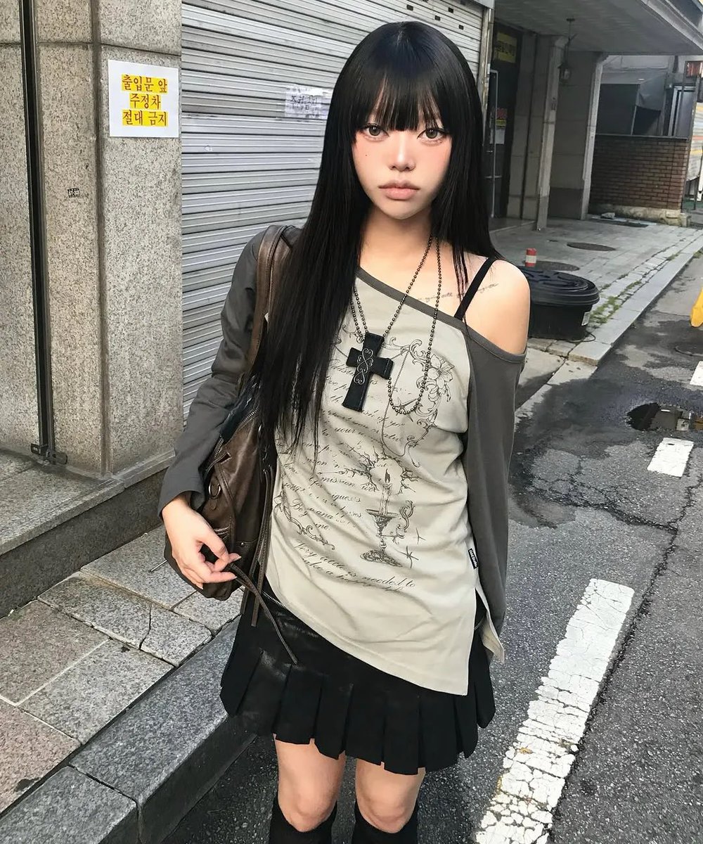 prevnseoul's tweet photo. ꒰ Pre ꒱ Odd studio ˚⟡˖ 👧🏻🖤🏹 *₊♱⋆
cross off-shoulder raglan long sleeve
★ ลด 38% เหลือ 990.- ส่งฟรี (มัดจำ 500.-)
🛩️ ส่งกลับแอร์ ♡ รับพรีจนกว่าคูปองจะหมดค่ะ
#oddstudio #พรีเกาหลี #พรีออเดอร์เกาหลี https://t.co/oga0sjucVl