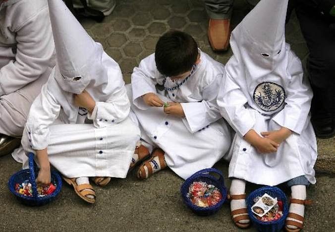 La Semana Santa es de los niños 
(Desconozco autor)