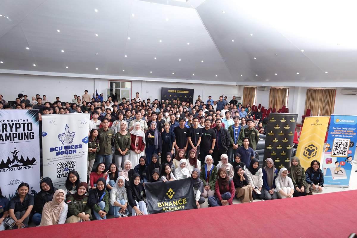 BinanceAcademy's tweet photo. Our University Tour in Indonesia is in full swing! ๐ฎ๐ฉ
This weekโs stop was at Institut Teknologi Sumatera in Lampung Province. A full house of 312+ incredibly enthusiastic participants, eager to dive into Web3.
Thatโs why we keep going. Future builders, innovators, and Web3 thinkers are everywhere and they're ready.
The journey continues.