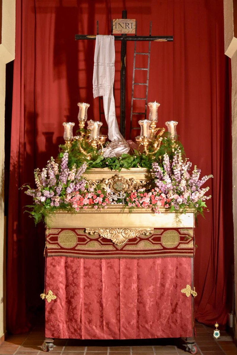 HdadSanGonzalo's tweet photo. ⚪️ CRUZ DE MAYO | DIPUTACIÓN DE JUVENTUD

🕯️Todo está preparado para que hoy, a las 18:30 horas, la Cruz de Mayo de la Hermandad de San Gonzalo, organizada por la Diputación de Juventud y el Grupo Joven, recorra las calles de nuestro barrio teniendo prevista la salida desde nuestra Casa de Hermandad.

✨ Una día muy especial para nuestros jóvenes, que vivirán con emoción una tarde llena de ilusiones renovadas.

🤍 Hoy serán ellos los protagonistas de una jornada que volverá a impregnar de espíritu de hermandad un gran trabajo que desde hace meses vienen realizando y que hoy se culmina.

🎺🥁 La banda @SagradaColumna de Las Cigarreras @lascigarreras (ofrecerá un pasacalles desde la Plaza de San Gonzalo hasta la Avenida de Coria) será quien le ofrezca la música a esta representación de la Cruz del Señor que será llevada por una cuadrilla de costaleros integrada por jóvenes que sueñan con ser algún día los pies de Nuestro Padre Jesús en Su Soberano Poder o de nuestra Madre, la Virgen de la Salud.

🤍 Invitamos a todos los hermanos, vecinos y feligreses a acompañar y arropar a nuestros jóvenes en esta entrañable tarde que viviremos con gran intensidad emocional.

✔️ A la finalización de la procesión habrá una posterior convivencia fraternal en nuestra Casa Hermandad a la que estáis todos invitados abriéndose la barrita para degustar comidas y refrescos.

📸 @apuelles25