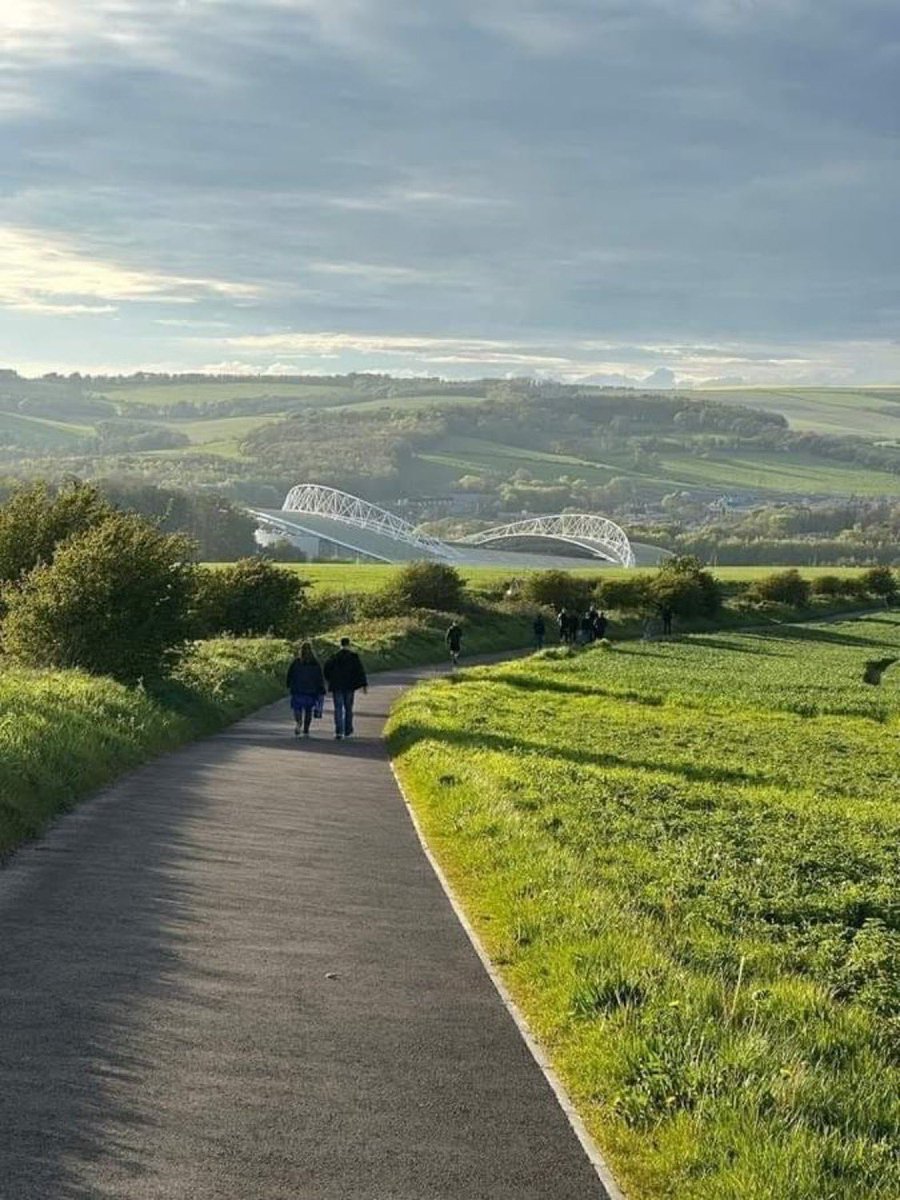 POV: Es día de partido y vas de camino al estadio del #Brighton. Qué vistas 🥹