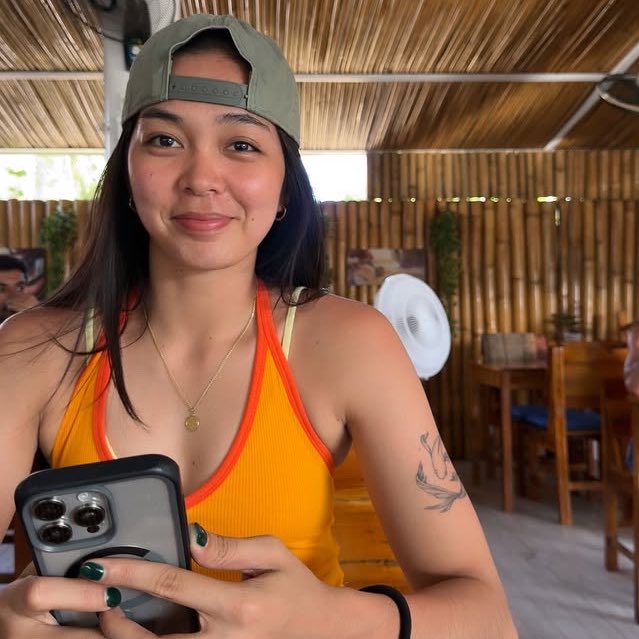 meg 🦈 tweet media