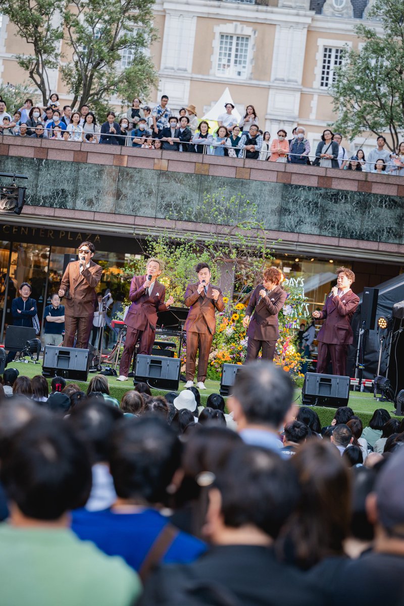 EbisuJazzGarden's tweet photo. ◤センター広場◢

センター広場にはゴスペラーズ &amp; 笹路正徳 が登場！
快晴のもと、心地よいハーモニーが響き渡りました🎶

@the_gospellers
#笹路正徳

https://t.co/FYpJnF4exj

#JazzGarden #yebisugardenplace #ebisu #恵比寿 #festival #音楽フェス #フェス https://t.co/C5syfrfCLG