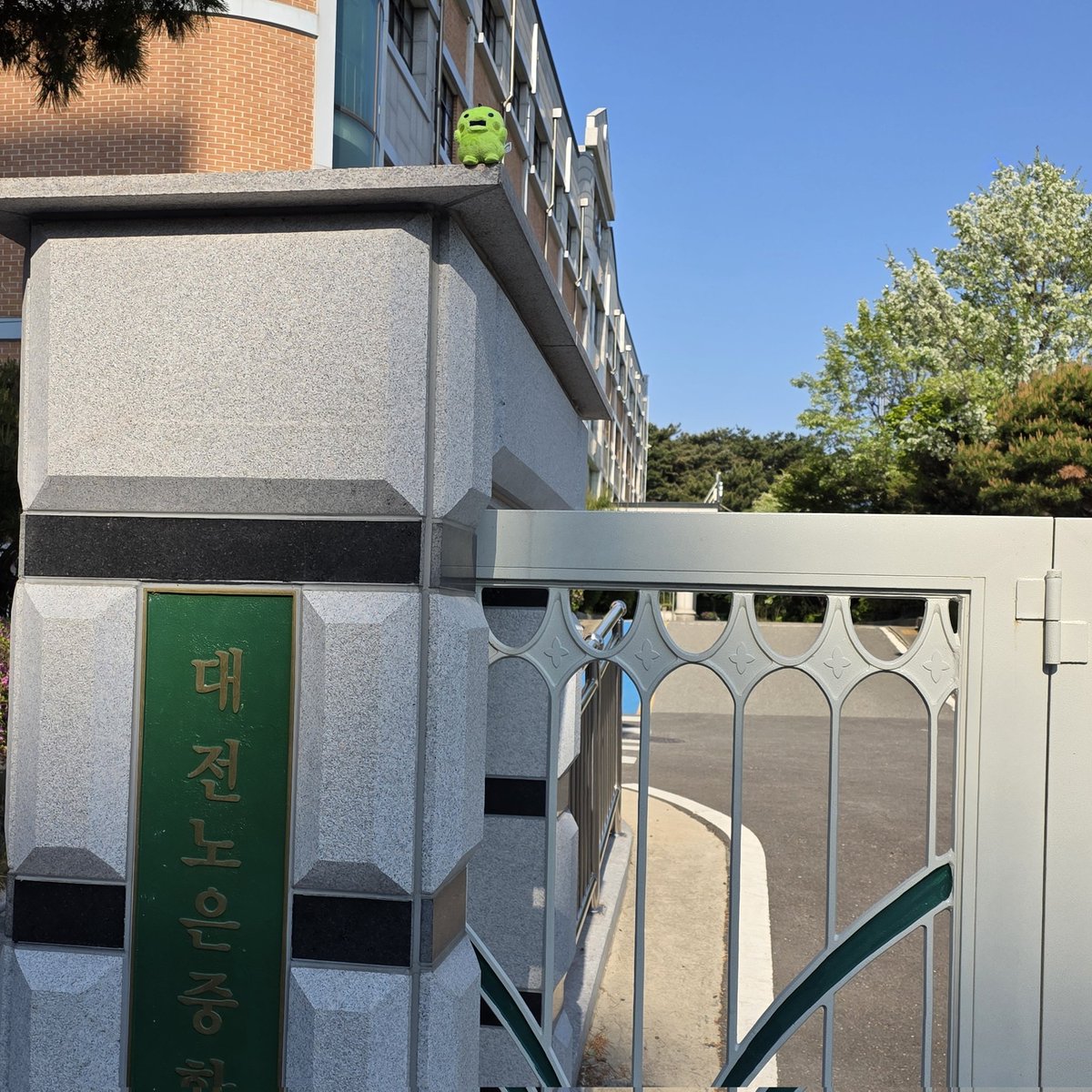 오미 tweet media