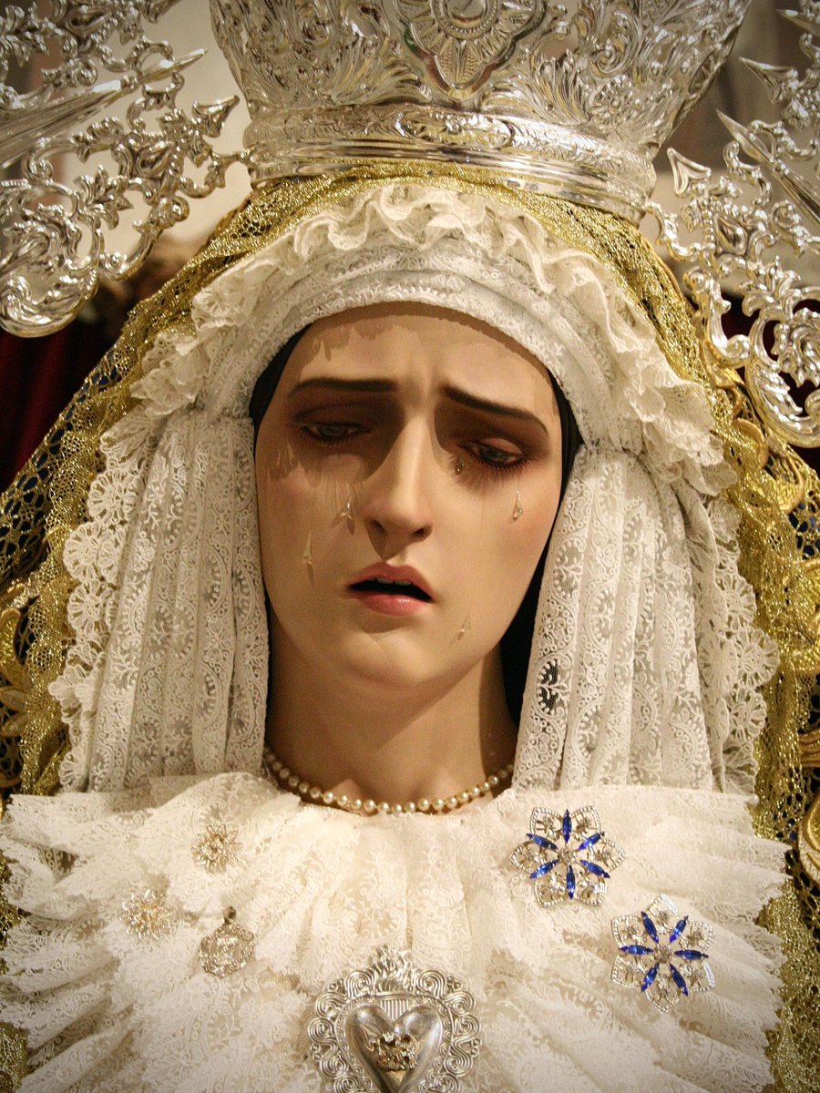SCBleon's tweet photo. María Santísima de la Misericordia ya se encuentra en su altar para el Solemne Besamanos.

📍Iglesia de San Claudio
🕚 11:30 a 14:00 h | 16:00 a 19:00 h
✝️ A las 19:00 h. Al finalizar, tendrá lugar la Exaltación a María Santísima, a cargo de Ntro. Hno. Xuasús González. https://t.co/qbnRpG3Mpv