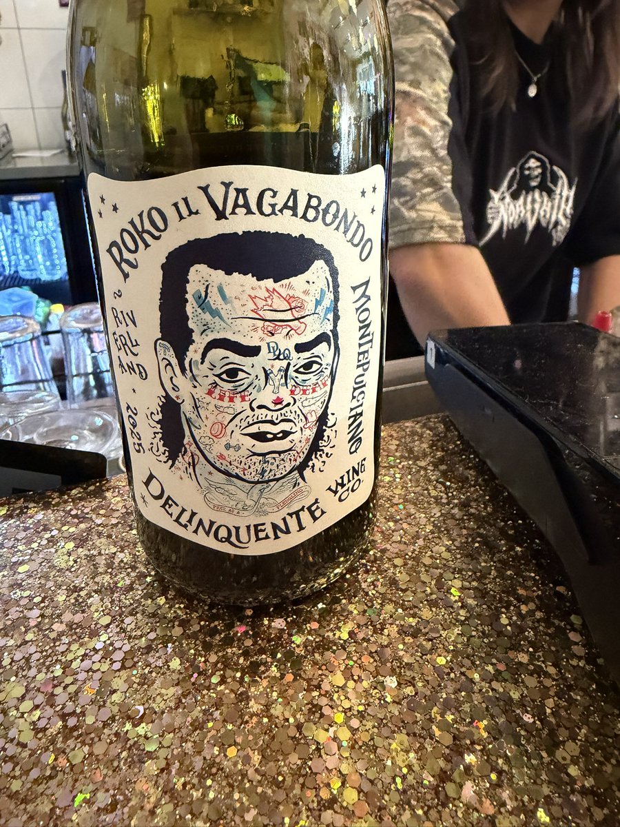 realneilwallace's tweet photo. @GavsterNo1 if boaby the barman and post Malone had a baby 😂😂 https://t.co/p5praW2OjJ