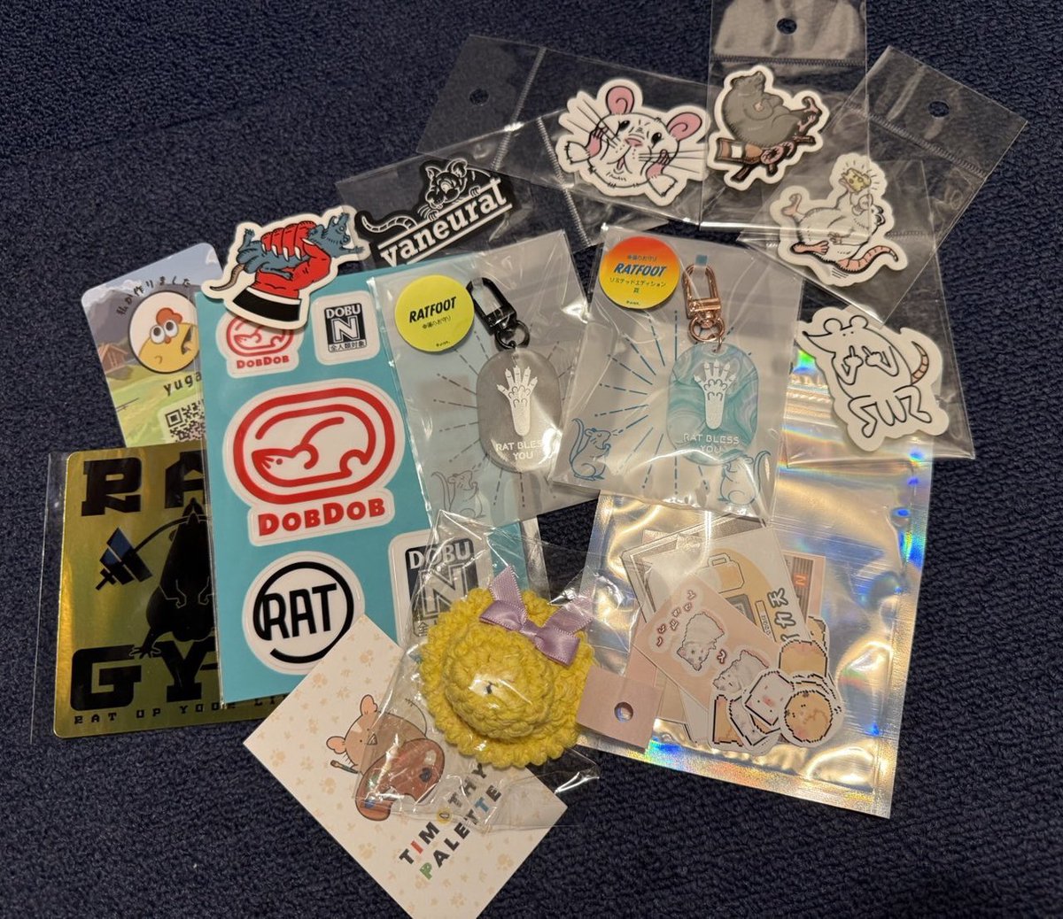 omaru_0125fk's tweet photo. ローデンツお疲れ様でした！毎回楽しみにさせて頂いてまして、本当に楽しかった！
今回ご挨拶出来た方もいて緊張しながらも嬉しかったです🐭沢山買えた😭🙏皆様の作品が素晴らし過ぎて…全部欲し…！給料前なのが悔やまれた！😭素敵なイベントありがとうございました！✨💓
#ローデンツ東京 https://t.co/8Vf1fKJ6FZ