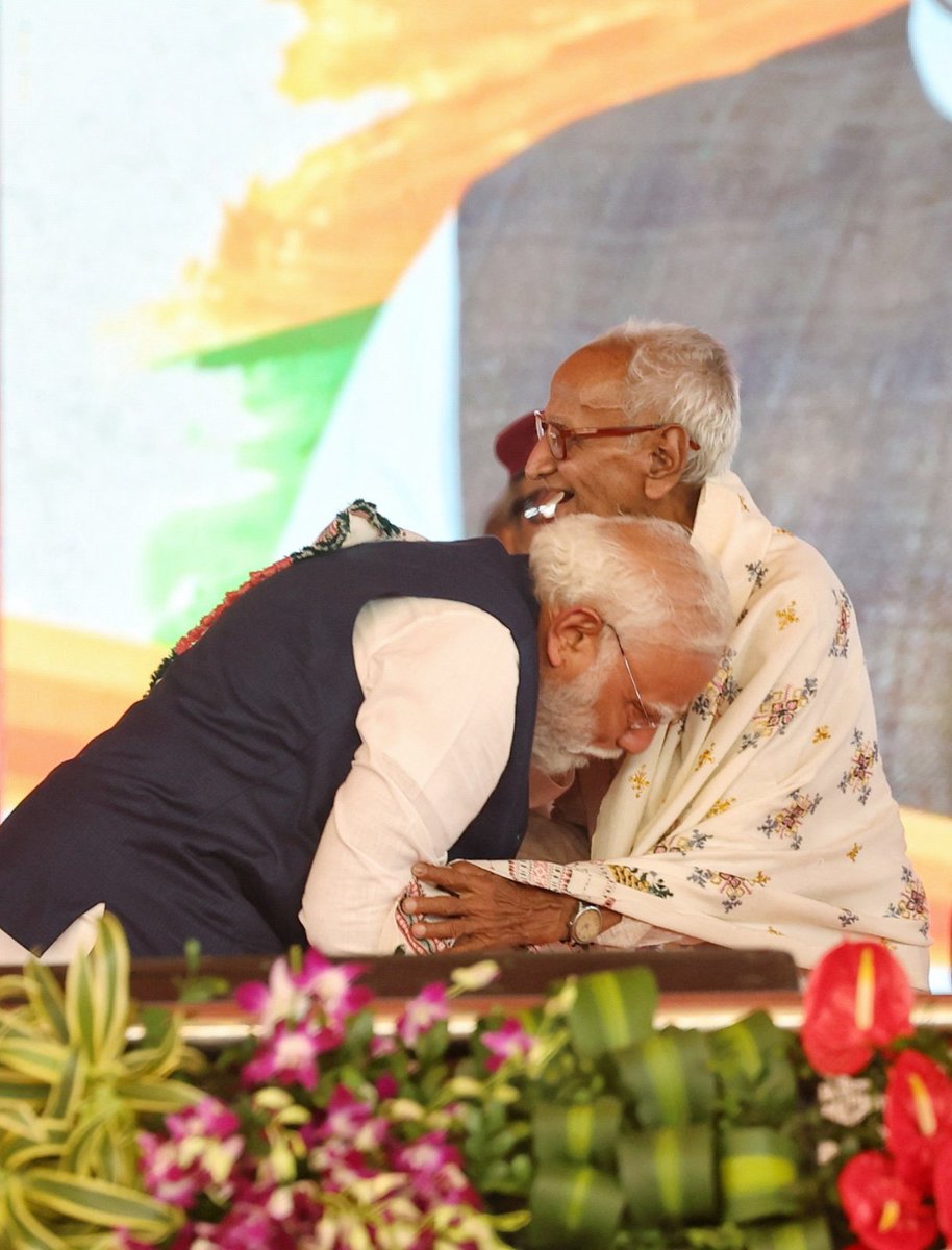 उम्दा_पंक्तियां tweet media