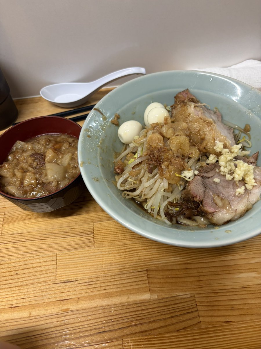 らべ tweet media