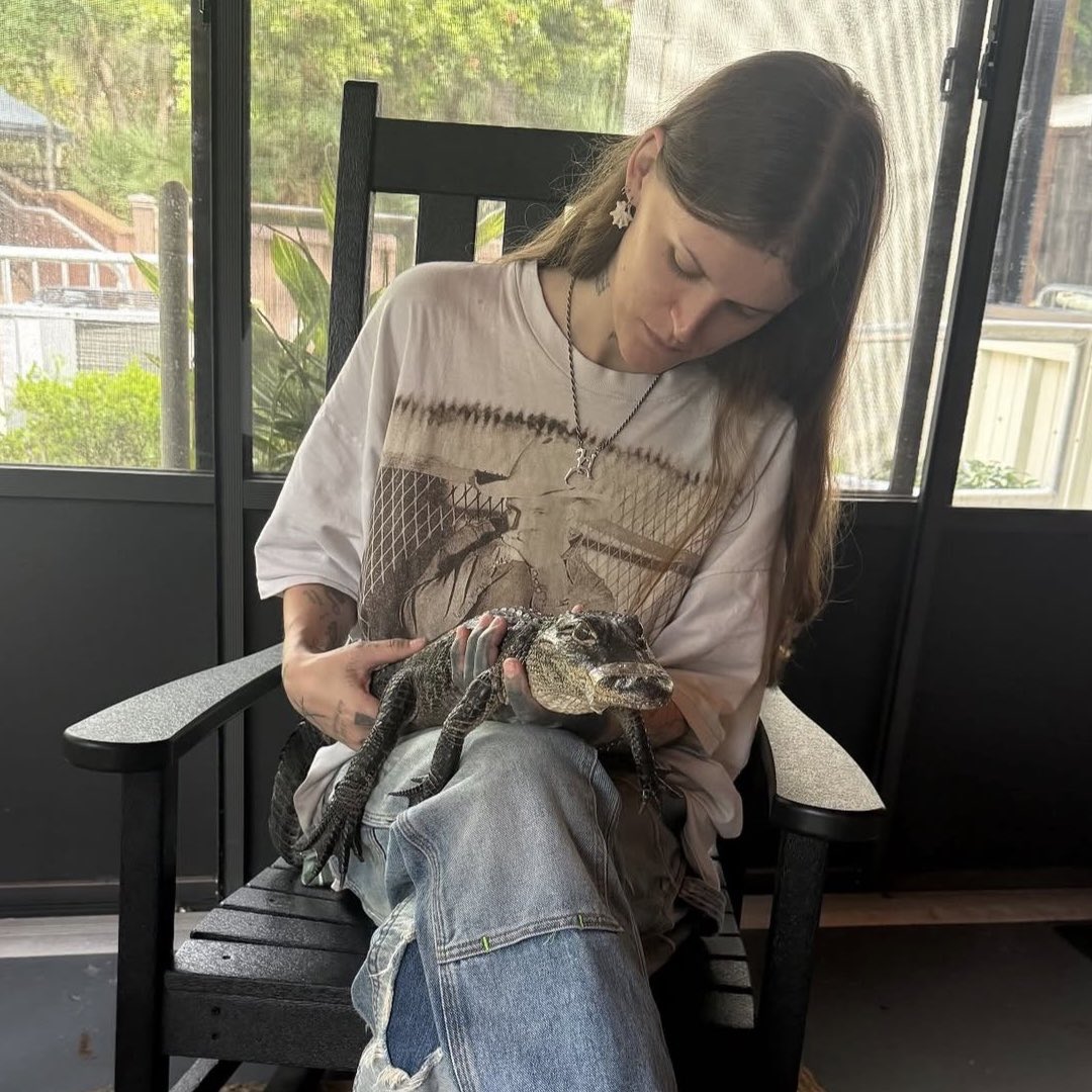 FilmIndoSource's tweet photo. Ethel Cain is showing her support for Tumpal Tampubolon’s ‘CROCODILE TEARS’ in her new Instagram Story. https://t.co/Ld6pQPf1C9