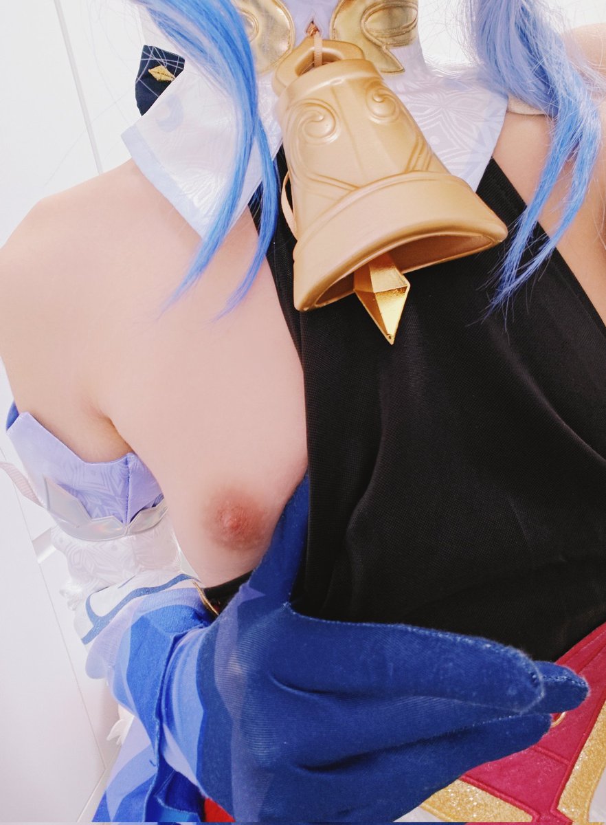 CcharaHey's tweet photo. ╭───────────╮
  |  妈妈......椰奶喝喝......         丨
丨 #男の娘 #cosplay #伪娘 丨
╰───────────╯
            /
       ᗢ ︵ ᗢ 
ᘏ ╯⩌⩊⩌）
   ╰—₀—₀╯ https://t.co/tPfZH3UXkk