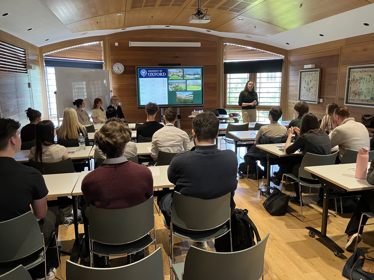 TKATAcademies's tweet photo. The annual trip to @UniofOxford with our Year 12 students is always one of the highlights on the opportunity calendar for @TKATAcademies - The Kemnal Academies Trust  

Our young people are such fantastic ambassadors. 

Thank you for you support @UniofOxford 

#KemnalSchools https://t.co/rOJWfmdZLQ