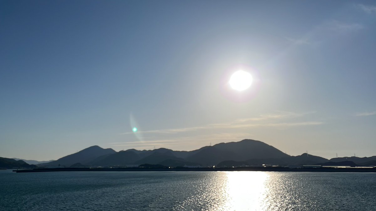 ise_34135's tweet photo. まだまだ太陽の日差しが眩しい😊 https://t.co/OfVZcxNVNE
