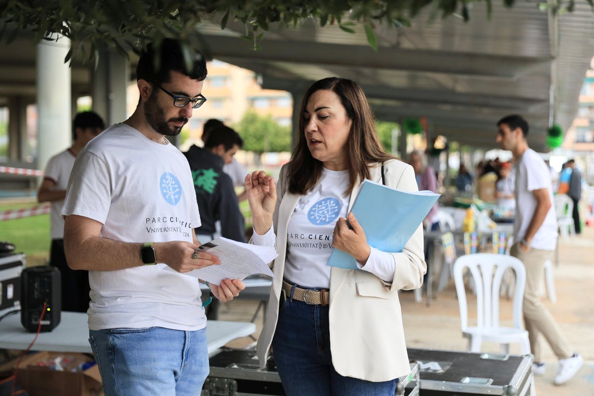 UV_EG's tweet photo. 🧪🔬 Hui és #Expociència2026!
El Parc Científic UV celebra 18 anys acostant la ciència i la tecnologia a tots els públics amb prop de 100 activitats gratuïtes 🚀✨
📍Entrada lliure @parccientificuv
@etseuv 
🕙 De 10.00 a 14.00 h
#UV https://t.co/Bf2KCYoCqe