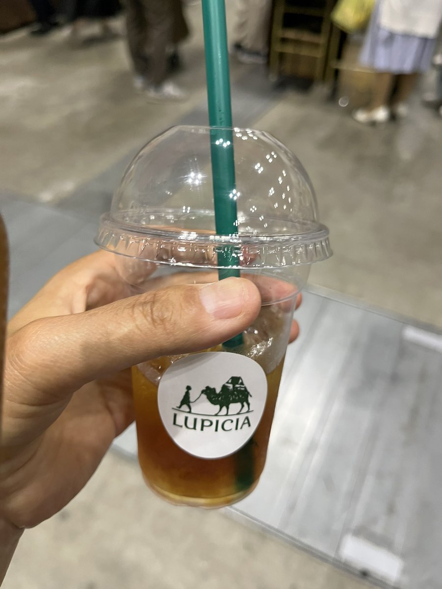 teateasuki's tweet photo. ルピシアグランマルシェ、xをみるとアールグレイソーダジュレが無くなると書いてあったので、急いで。購入美味しかった☺︎後は、お茶は、沢山あるから少し買って、スコーンとボンマルシェとかお菓子をいくか。楽しかった☺︎ https://t.co/ZOtrbz6rOh