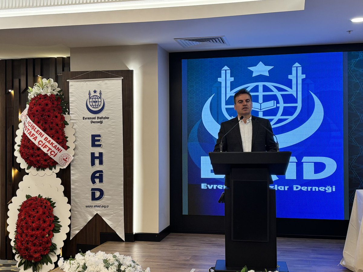 ehadgm's tweet photo. Teşkilat Komisyon Başkanımız Mehmet Arif Taşdemir

Genel Sekreterimiz Mustafa Yılmaz, 

Mali İşler Komisyon Başkanımız Celalettin Han,

İnsan Kaynakları Komisyon Başkanımız İsa Güler toplantımızda konuşmalarını gerçekleştirdi. https://t.co/WIKhdIGisA