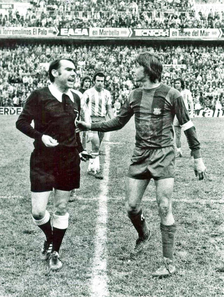 El 9 de febrero de 1975, Jose Luis Orrantía, expulsaba a Johan Cruyff en Málaga.