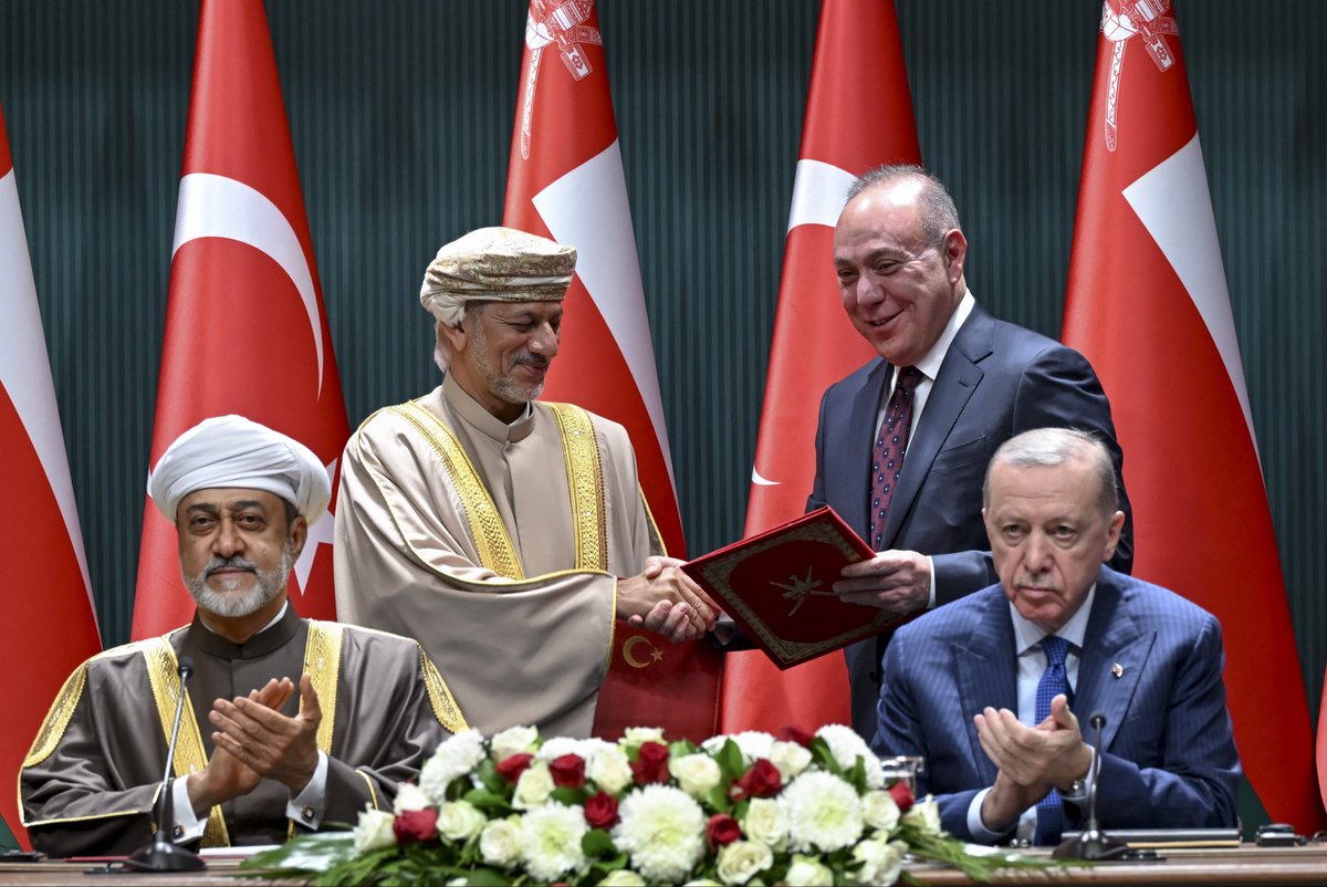 أركان tweet media