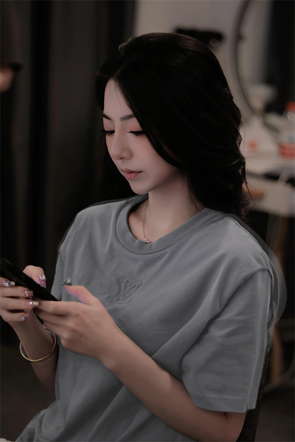 forkopi123's tweet photo. https://t.co/48GQ7cE0xR
頑張りすぎないのに、おしゃれ見えするグレーT
#オーバーサイズTシャツ
#韓国ファッション
#グレーコーデ
#Tシャツコーデ
#大人カジュアル
#シンプルコーデ
#モノトーンコーデ
#ストリートファッション
#今日のコーデ https://t.co/0qEZDrgvgD