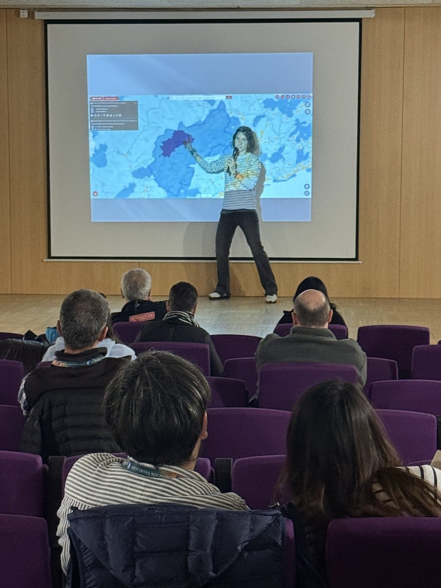 parcastroprades's tweet photo. Última sessió del Curs de Monitors Starlight 📍Prades
Ben acompanyat per l’esmorzar del Forn de Prades i DPrades 😋
Tanquem una setmana intensa de formació dels professionals de turisme astronòmic #prades
@Dipta_cat CCBaixCamp @pradesturisme @parcscat https://t.co/p3iuTLSd5U