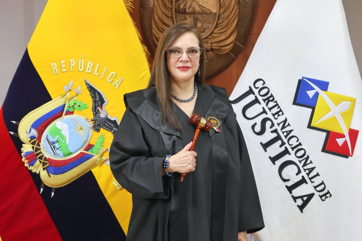 La jueza de la CNJ, Daniella Camacho, tiene la puntuación de calificación de méritos más alta. 48/50

Estos son los siete puntajes más altos obtenidos por los postulantes a Fiscal General del Estado. El informe se aprobó por la Comisión Ciudadana de Selección. 

Sobre 50 puntos: