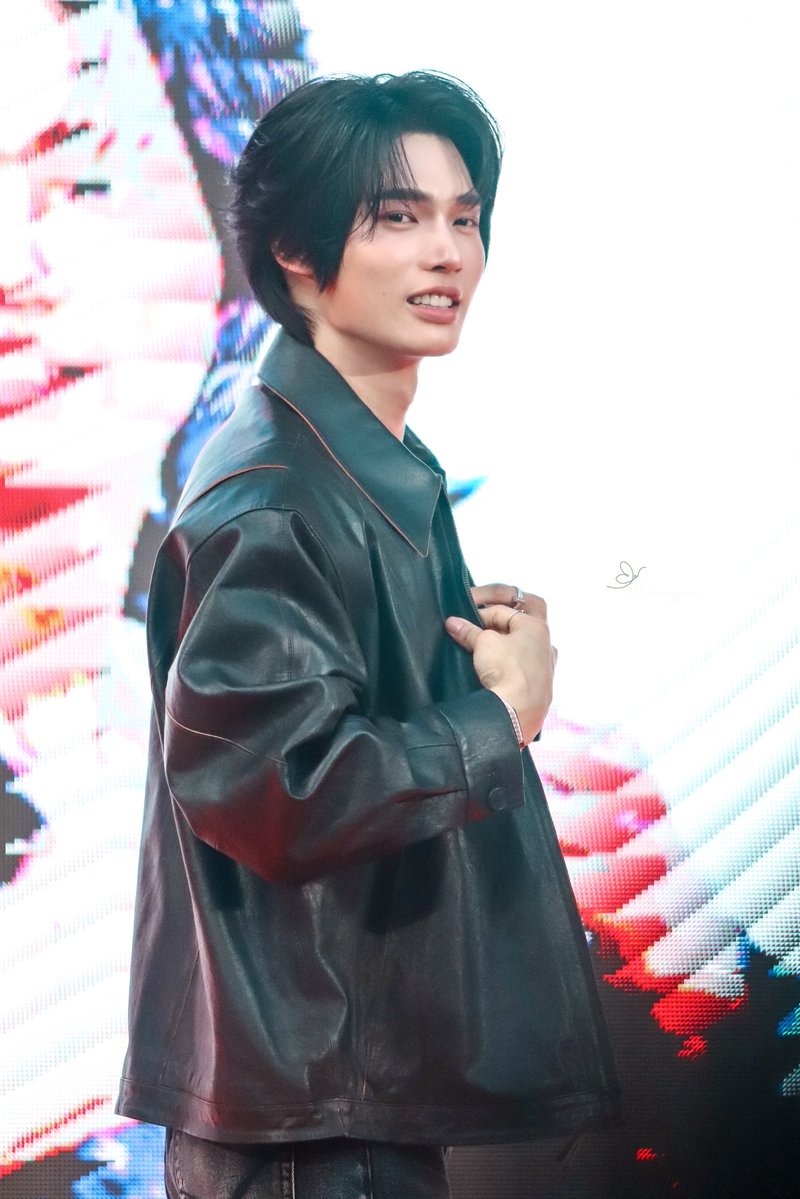 มป☀️🐰🌈🤍💚ilysm lil bro tweet media