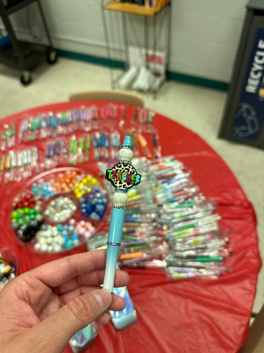 SchoolTreakle's tweet photo. The Treakle staff loved slowing down to get creative together at our DIY pen bar to end Teacher Appreciation Week! A huge thank you to our PTA, admin, and community for a fantastic week of celebration and connection. 🖊️ 🐝 #TreaklePride https://t.co/V0zGZBaPhO