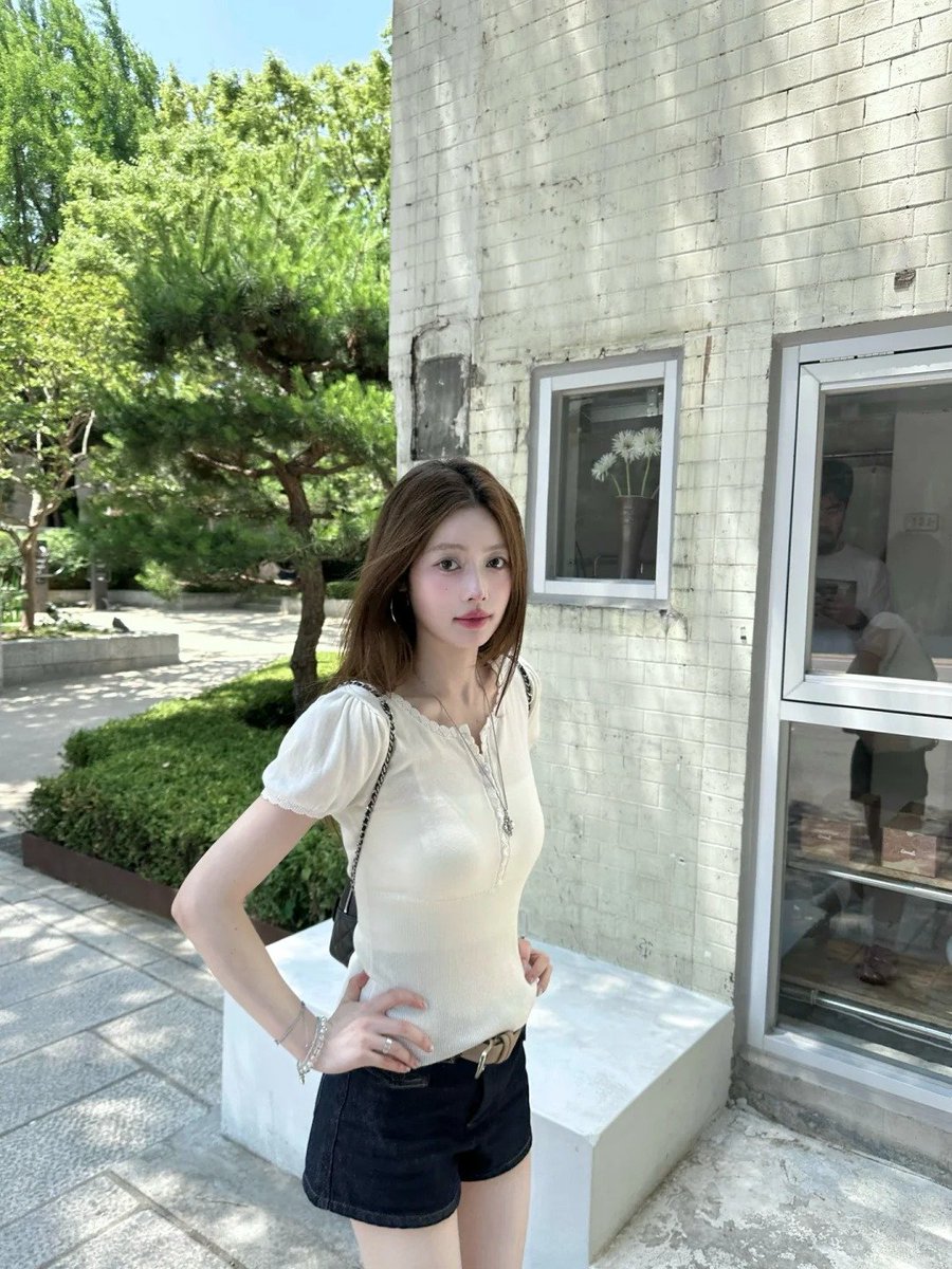 becabustos's tweet photo. 在首尔的每天不同穿搭 https://t.co/W7caKsNhRM