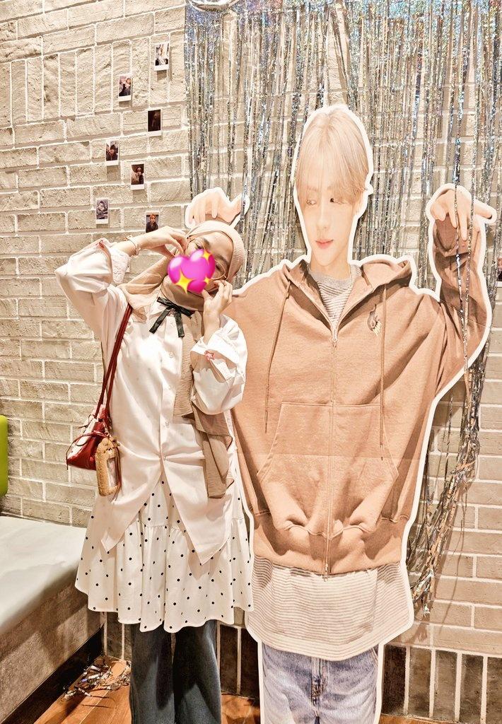nino and All The Possibilities ˚˖ 🍙 . 𖦹˙— 🐈⬛ tweet media
