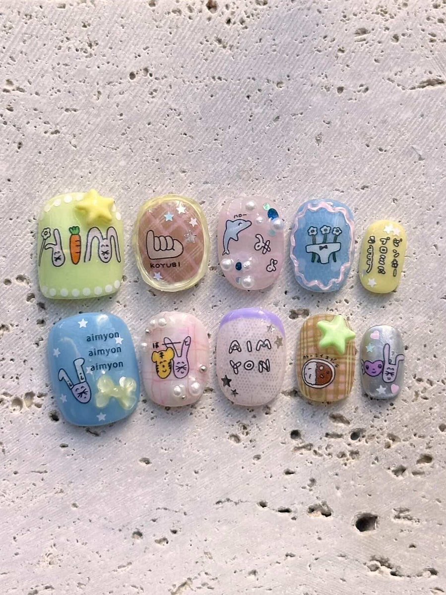 PPY2のネイルシールで
ネイルチップ作ってもらった🫶🏻
可愛すぎる天才🌼
シール自分で使うには不器用だし、
これで永久保存版！！！🐰🥕
早く付けてライブ行きたいな🫧

あいみょんに届け〜🥺❕
<a href="/aimyonGtter/">あいみょん 🦭</a>