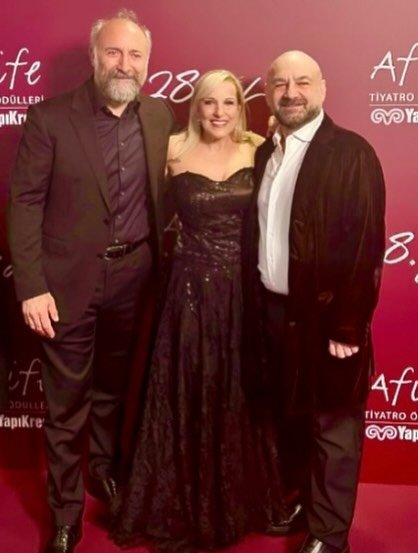 Serap_m's tweet photo. Halit Ergenç, Afife Tiyatro Ödülleri gecesinden…💜💫
#HalitErgenç #AfifeTiyatroÖdülleri #SatıcınınÖlümü https://t.co/bSfb60K9LE