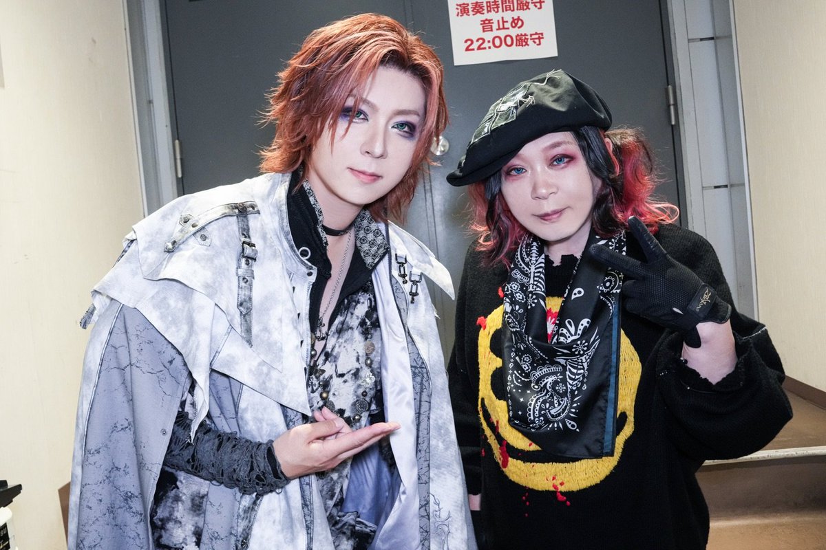 MINAMI_DRUMS's tweet photo. 今日は新横浜へPENICILLINを観に行ってきた。
『マゾヒスト』『Imitation Love』で感動した。
高校時代の思い出が蘇った感じがした🔥
ドラム始めたばっかで必死にコピーしてたなぁ

↓は先日の豊洲PITでの写真。 https://t.co/DsEHH1pWgl