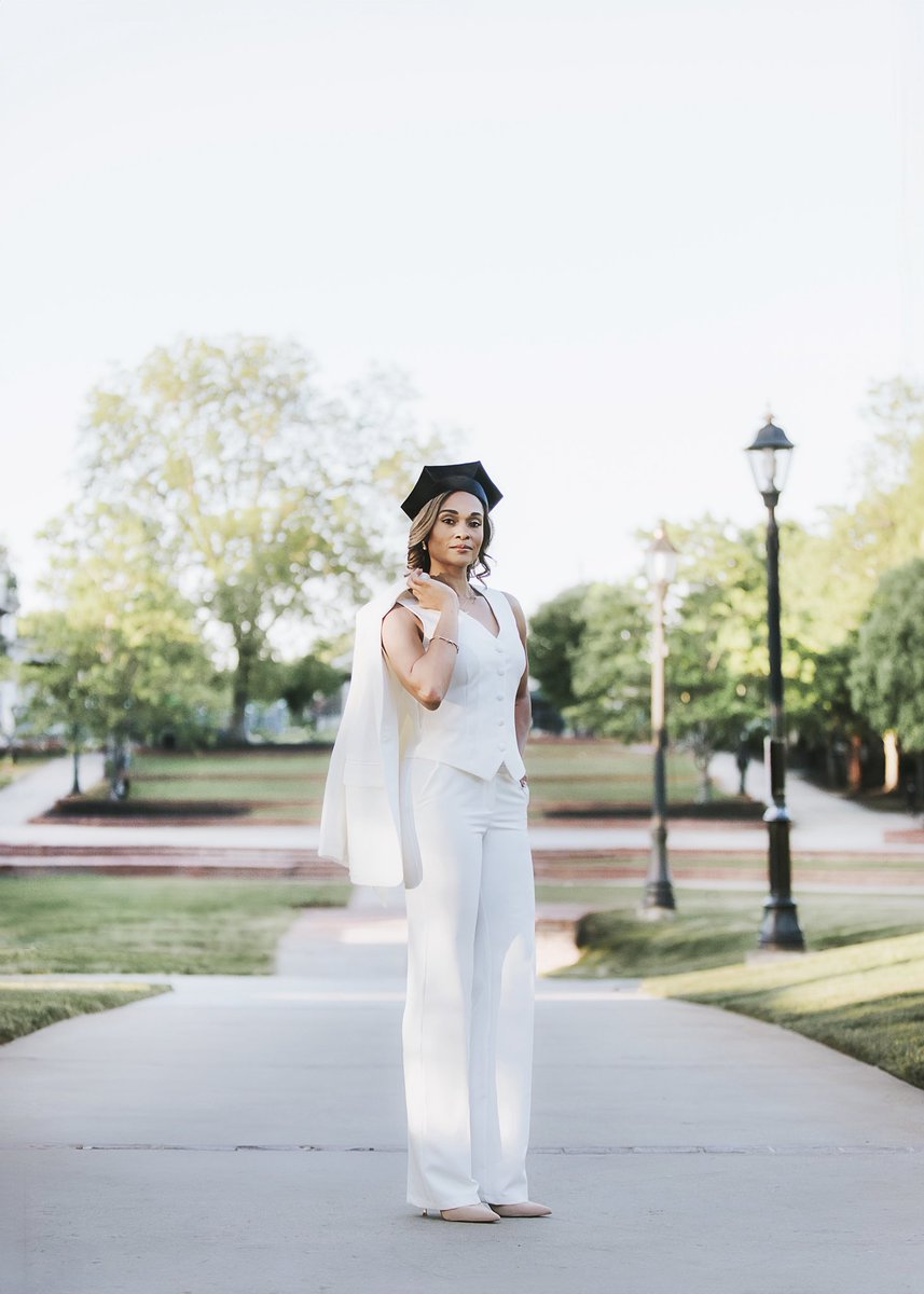 CoachDes_27's tweet photo. Some victories are personal. 💫  

This doctorate journey tested me in ways nobody will ever fully understand, but I kept going. Today, I celebrate the growth, the resilience, and the woman I became along the way.  

Dr. Destiny Lane Frazier 🎓✨  
#BlackWomenInLeadership https://t.co/LXbUm9dnPU
