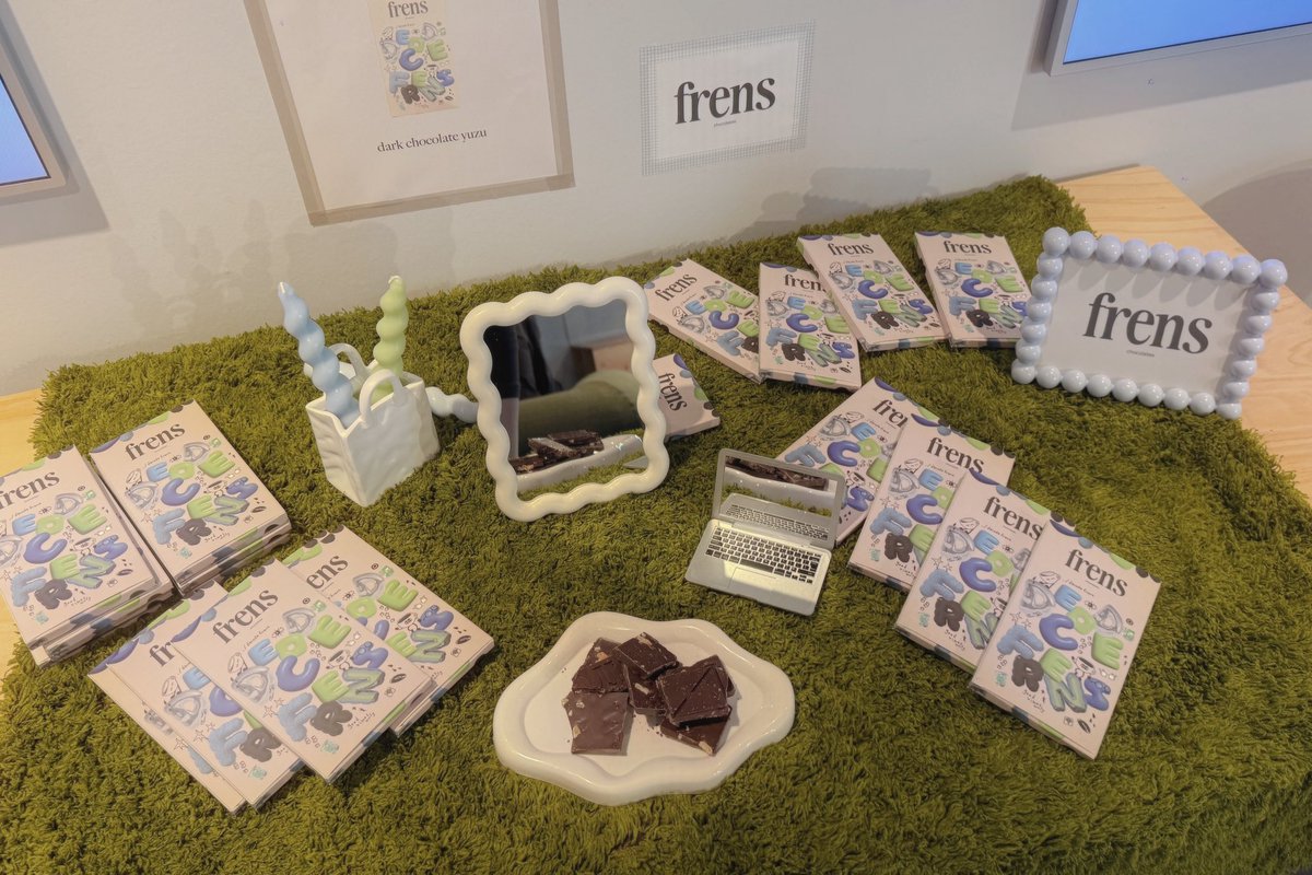 chika_dod's tweet photo. Decode Frens meet @frenschocolates 🍫 >_< ⸝꙳.˖ https://t.co/AxQiP7KIjn
