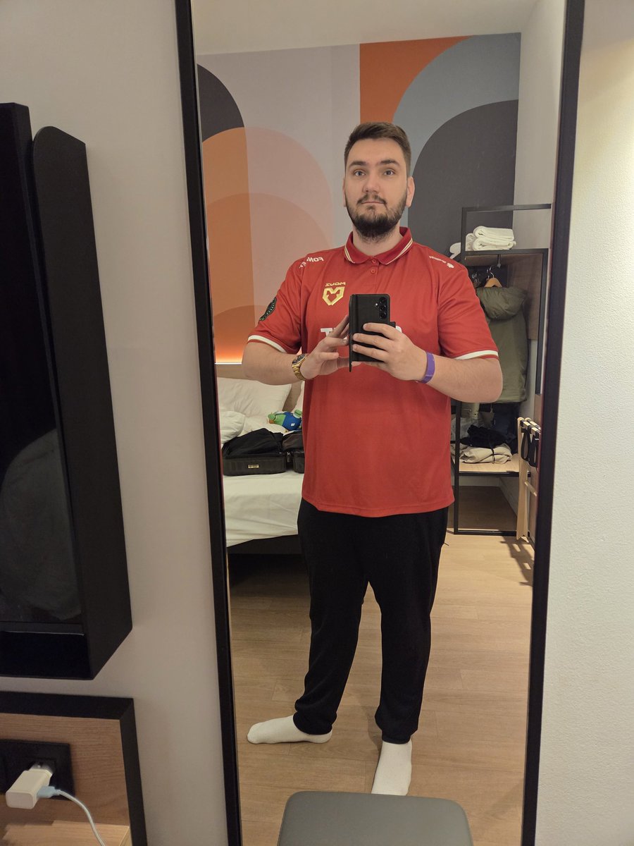 MOUZ | Nino tweet media